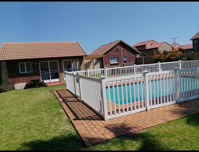 2 BEDROOM TOWNHOUSE FOR SALE IN EDEN GLEN
